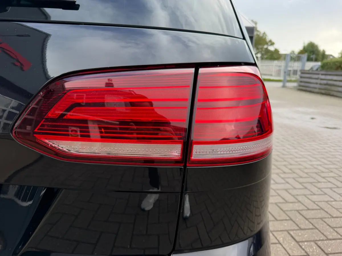 1.5 TSI Highline Business R / ACC / Massage / Trekhaak / Led / Zeer nette auto !