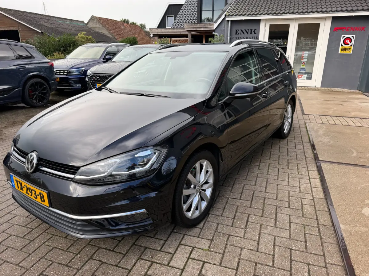 1.5 TSI Highline Business R / ACC / Massage / Trekhaak / Led / Zeer nette auto !