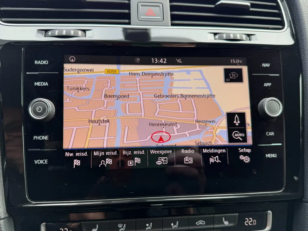 1.5 TSI Highline Business R / ACC / Massage / Trekhaak / Led / Zeer nette auto !