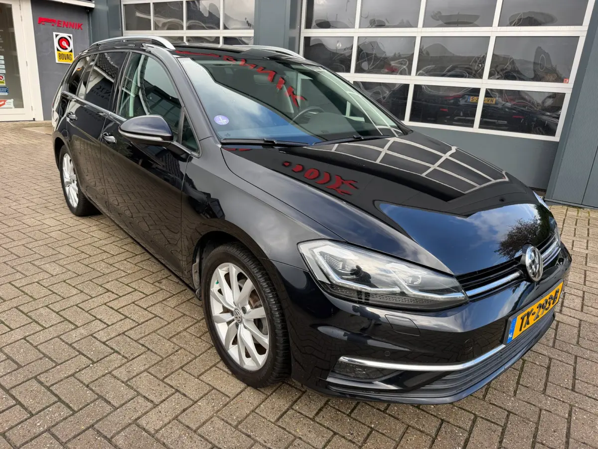 1.5 TSI Highline Business R / ACC / Massage / Trekhaak / Led / Zeer nette auto !