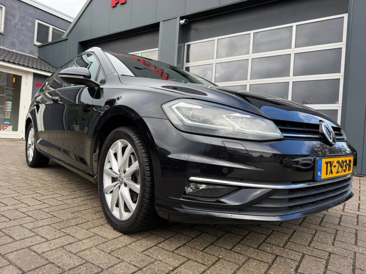 1.5 TSI Highline Business R / ACC / Massage / Trekhaak / Led / Zeer nette auto !