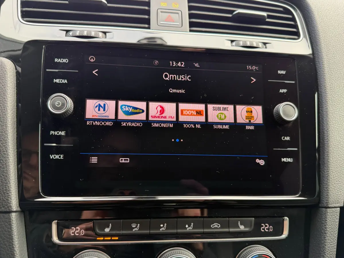1.5 TSI Highline Business R / ACC / Massage / Trekhaak / Led / Zeer nette auto !