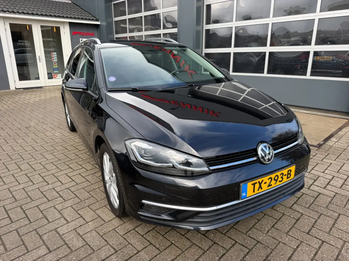 1.5 TSI Highline Business R / ACC / Massage / Trekhaak / Led / Zeer nette auto !
