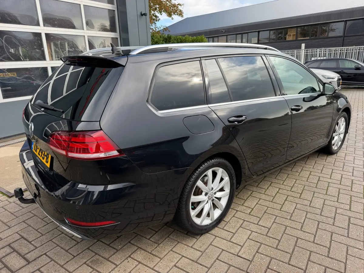 1.5 TSI Highline Business R / ACC / Massage / Trekhaak / Led / Zeer nette auto !