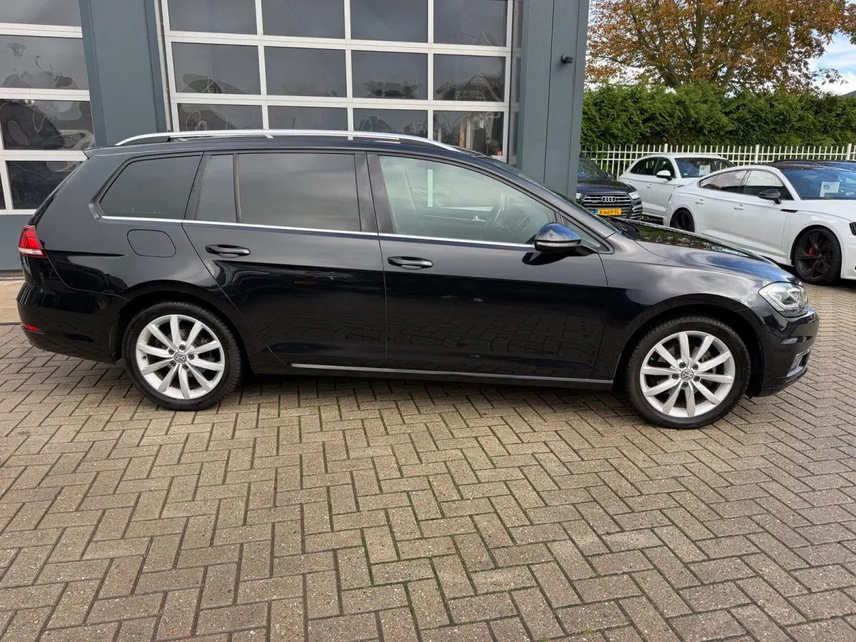 1.5 TSI Highline Business R / ACC / Massage / Trekhaak / Led / Zeer nette auto !
