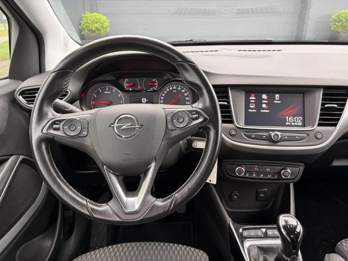 1.2 Turbo Online Edition ✓2e Eigenaar✓Dealer Onderhouden✓Trekhaak✓D-riem vv in 2024✓Trekhaak✓Halfleder✓110pk✓Pdc✓Clima✓Cruise✓Rijstrooksensor✓Lm velgen✓N.A.P✓Apk 