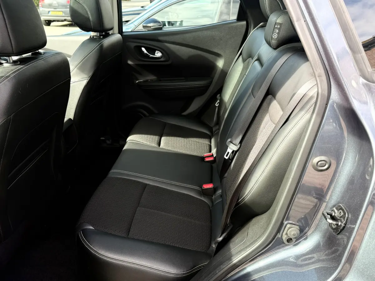 1.2 TCe Intens, Panoramadak,Trekhaak,Stoelverwarming,Stuurverwarming,Apple Carplay/Android