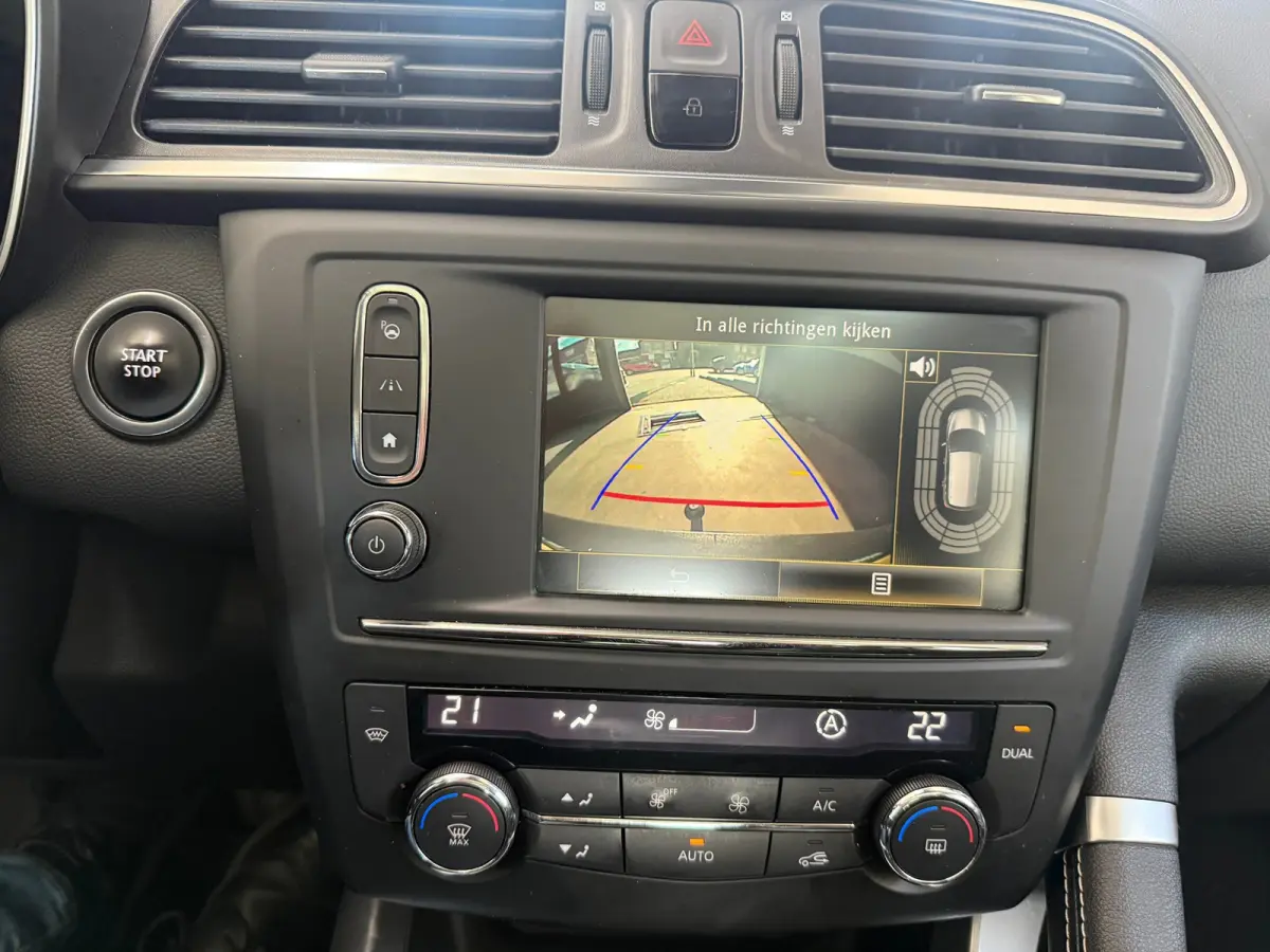 1.2 TCe Intens, Panoramadak,Trekhaak,Stoelverwarming,Stuurverwarming,Apple Carplay/Android