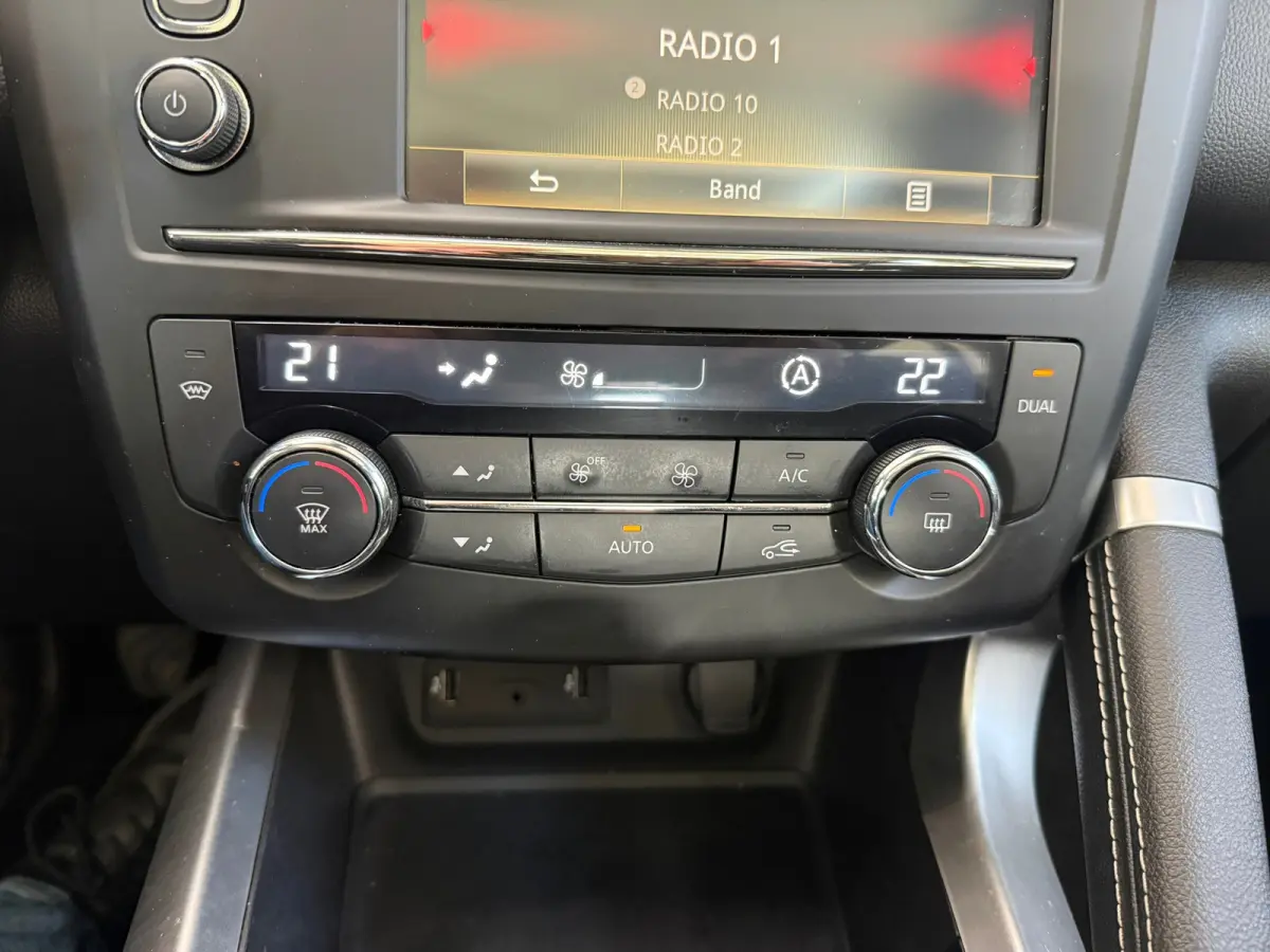 1.2 TCe Intens, Panoramadak,Trekhaak,Stoelverwarming,Stuurverwarming,Apple Carplay/Android