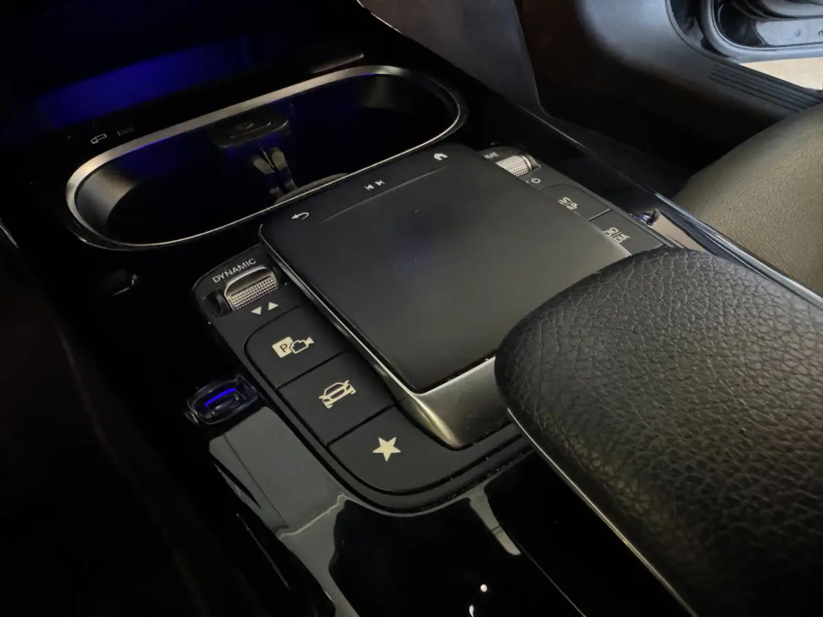 200 AMG / EDITION 1 / FULL OPTIONS / PANO / BURMESTER / LEDER / CARBON / SFEER / CAMERA / KEYLESS / DAB+ !