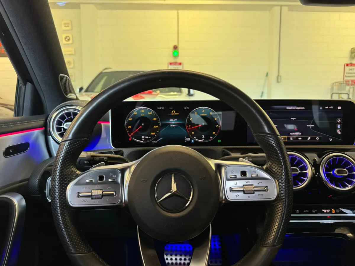 200 AMG / EDITION 1 / FULL OPTIONS / PANO / BURMESTER / LEDER / CARBON / SFEER / CAMERA / KEYLESS / DAB+ !