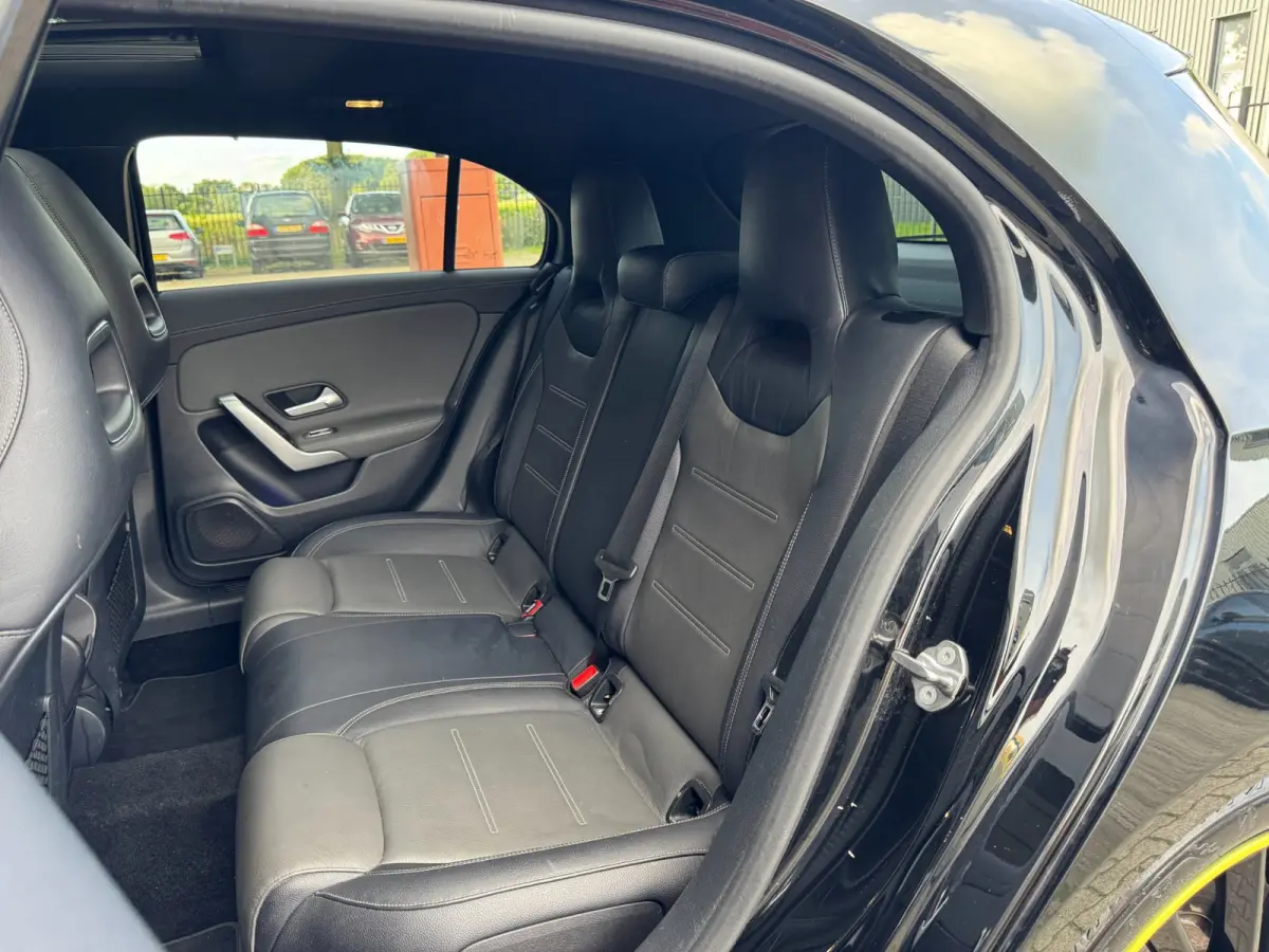 200 AMG / EDITION 1 / FULL OPTIONS / PANO / BURMESTER / LEDER / CARBON / SFEER / CAMERA / KEYLESS / DAB+ !
