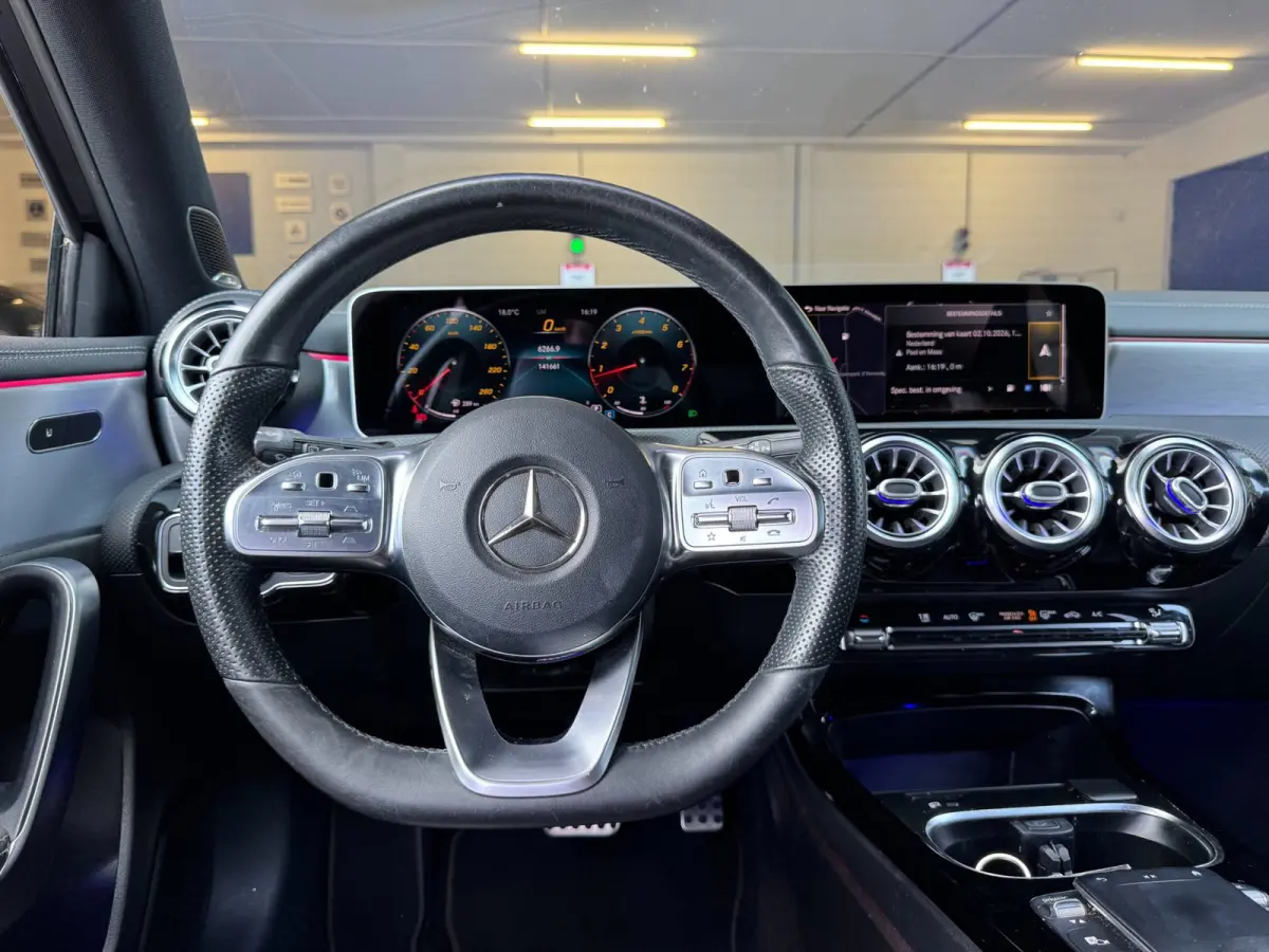 200 AMG / EDITION 1 / FULL OPTIONS / PANO / BURMESTER / LEDER / CARBON / SFEER / CAMERA / KEYLESS / DAB+ !