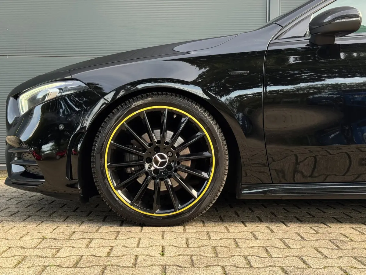 200 AMG / EDITION 1 / FULL OPTIONS / PANO / BURMESTER / LEDER / CARBON / SFEER / CAMERA / KEYLESS / DAB+ !
