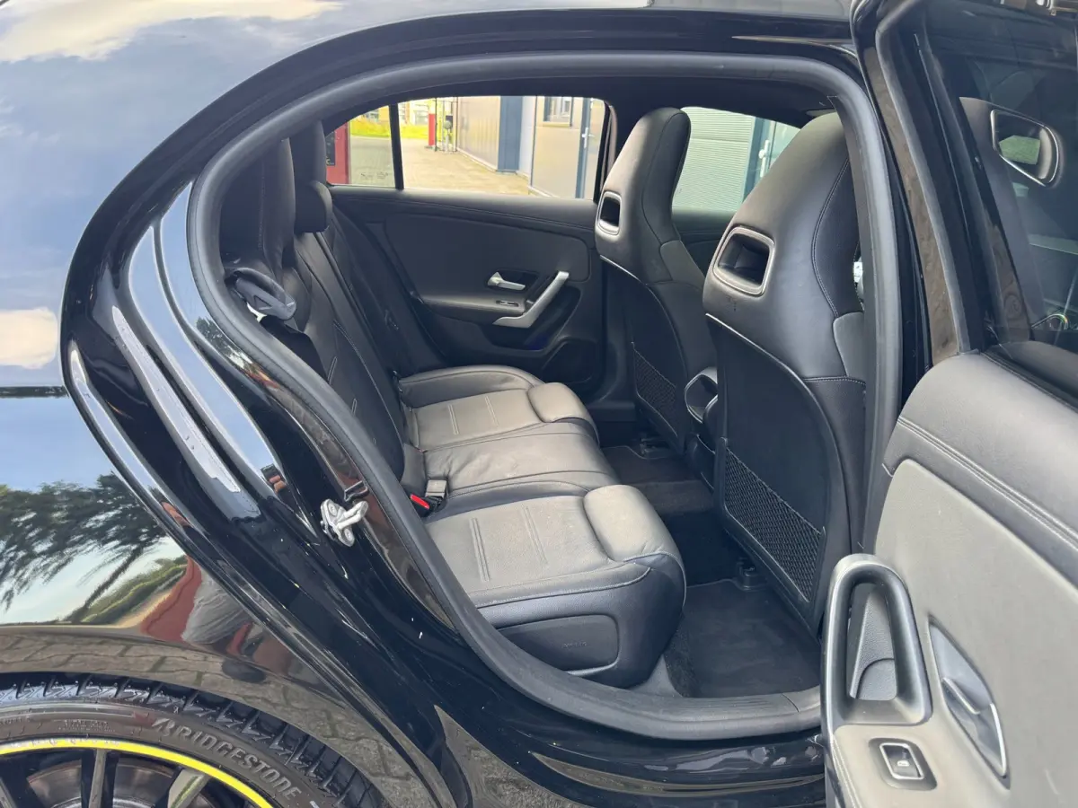 200 AMG / EDITION 1 / FULL OPTIONS / PANO / BURMESTER / LEDER / CARBON / SFEER / CAMERA / KEYLESS / DAB+ !