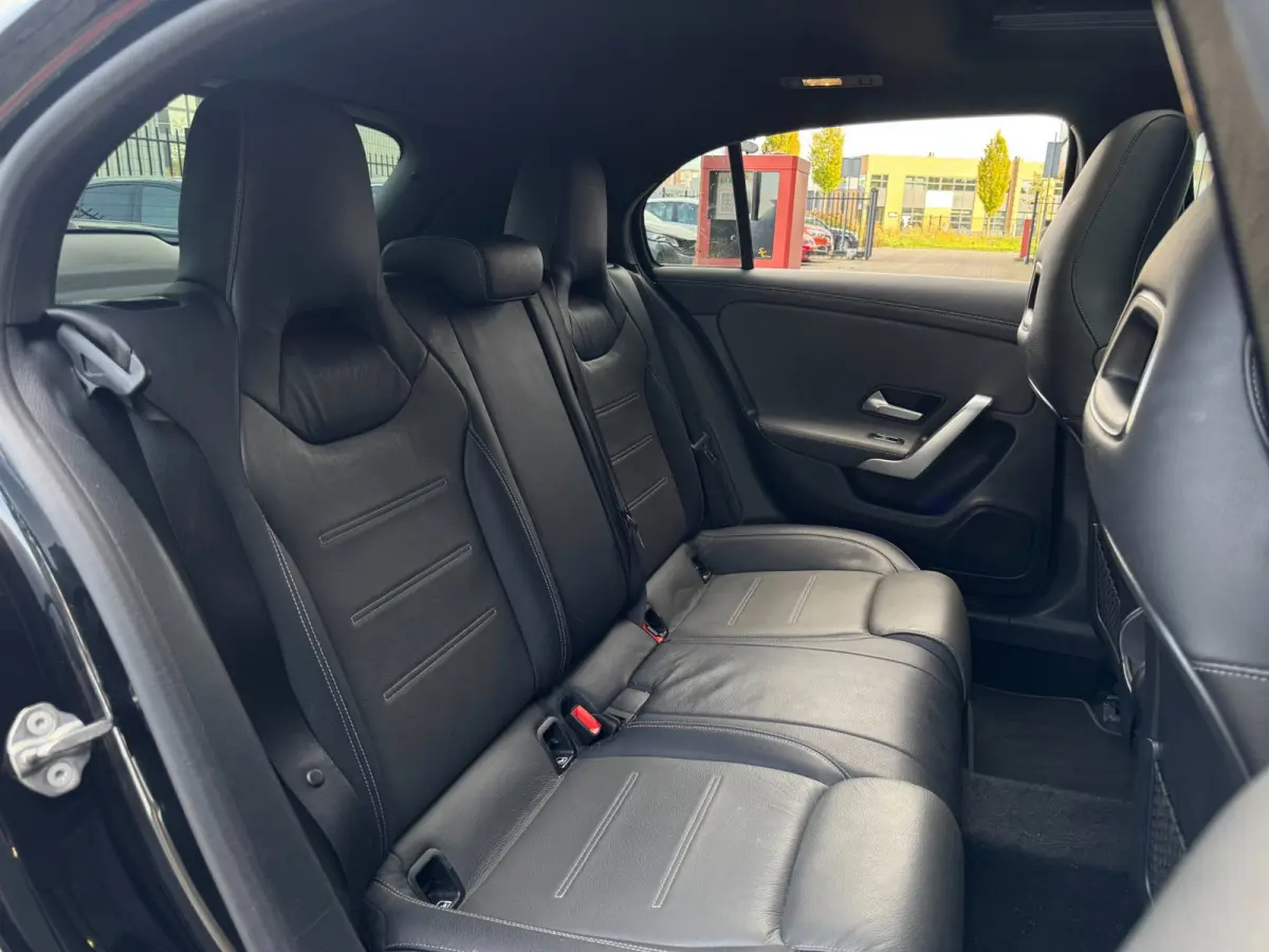 200 AMG / EDITION 1 / FULL OPTIONS / PANO / BURMESTER / LEDER / CARBON / SFEER / CAMERA / KEYLESS / DAB+ !