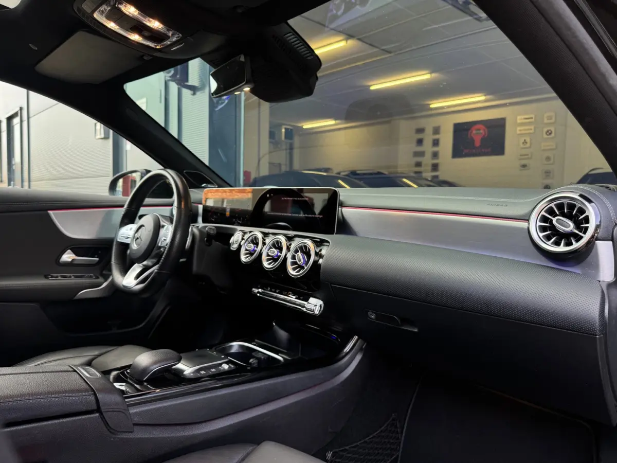 200 AMG / EDITION 1 / FULL OPTIONS / PANO / BURMESTER / LEDER / CARBON / SFEER / CAMERA / KEYLESS / DAB+ !