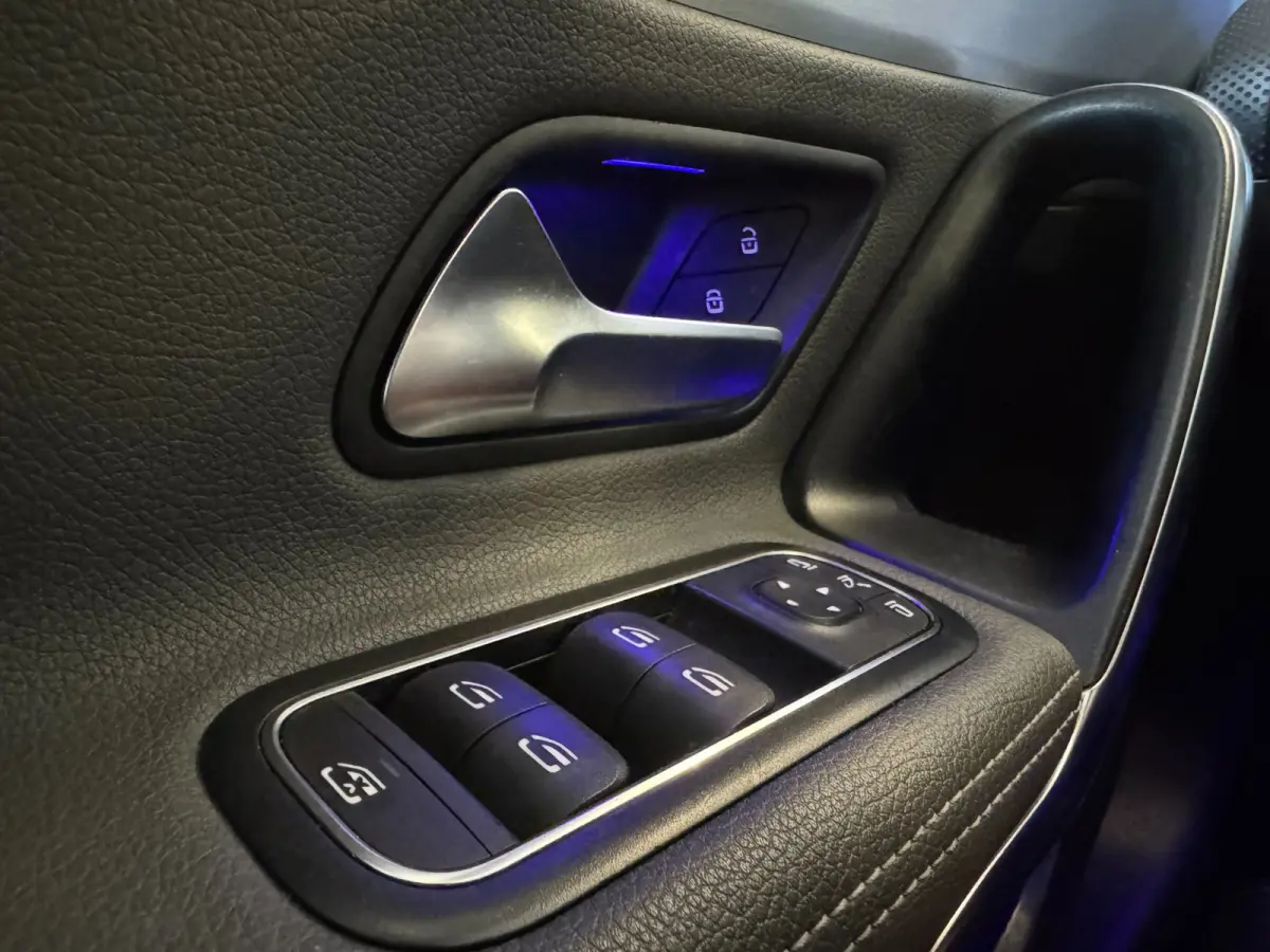 200 AMG / EDITION 1 / FULL OPTIONS / PANO / BURMESTER / LEDER / CARBON / SFEER / CAMERA / KEYLESS / DAB+ !