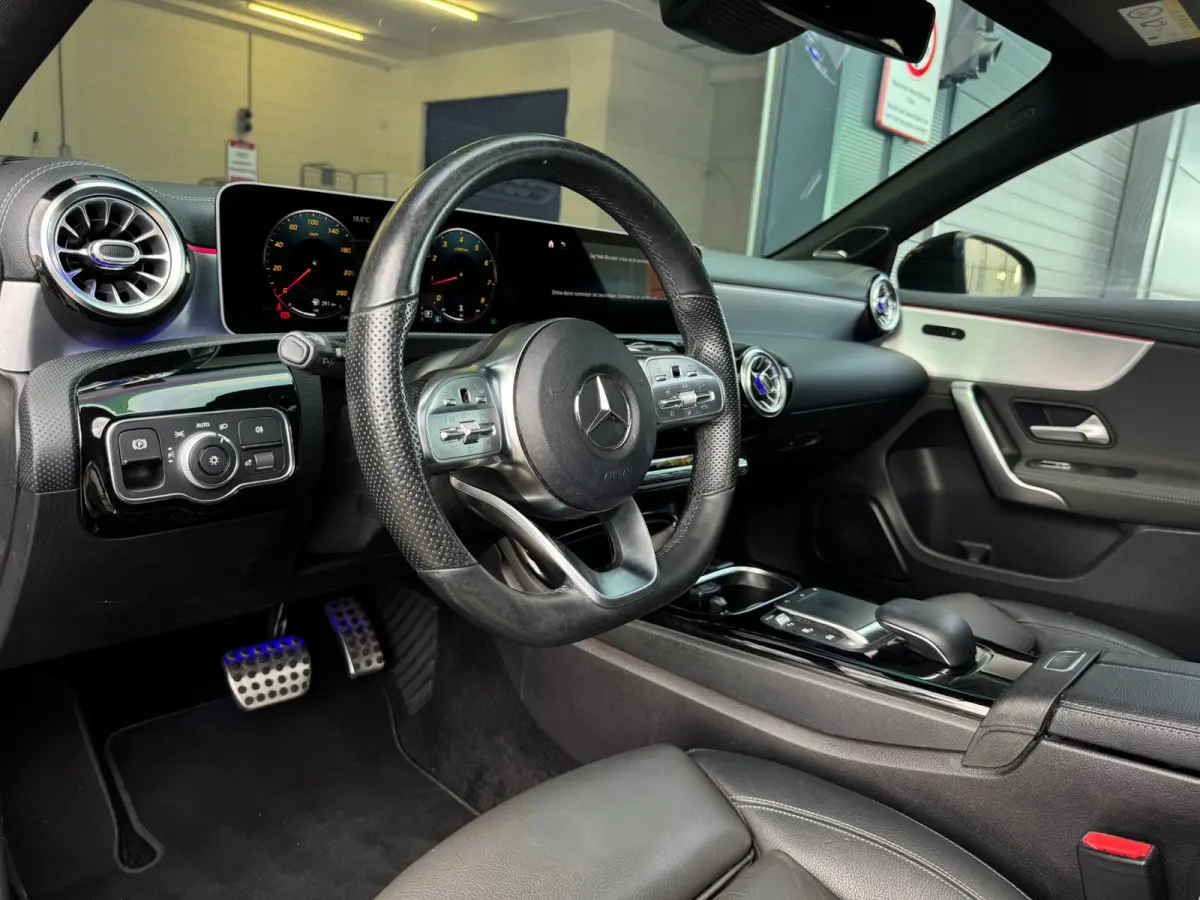 200 AMG / EDITION 1 / FULL OPTIONS / PANO / BURMESTER / LEDER / CARBON / SFEER / CAMERA / KEYLESS / DAB+ !