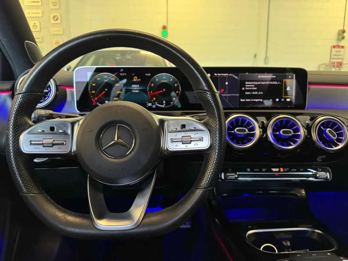 200 AMG / EDITION 1 / FULL OPTIONS / PANO / BURMESTER / LEDER / CARBON / SFEER / CAMERA / KEYLESS / DAB+ !