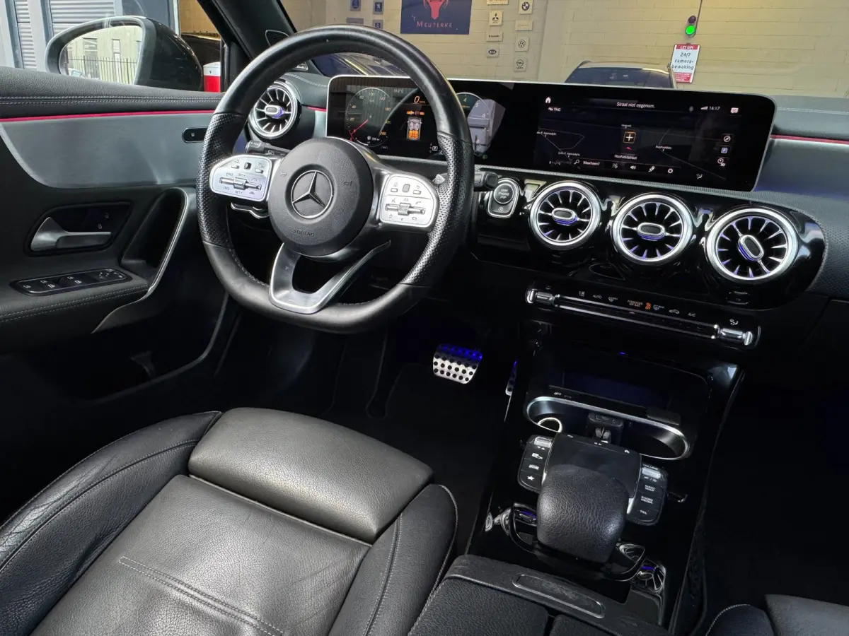 200 AMG / EDITION 1 / FULL OPTIONS / PANO / BURMESTER / LEDER / CARBON / SFEER / CAMERA / KEYLESS / DAB+ !
