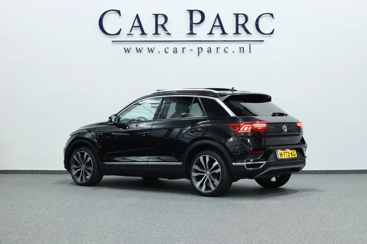 2.0 TSI 4Motion 190+PK R-LINE LED/VIRTUAL/SFEER/PANO/LEER+S.VERWARMING/19" LMV/PDC/ACC/12 MND GARANTIE!