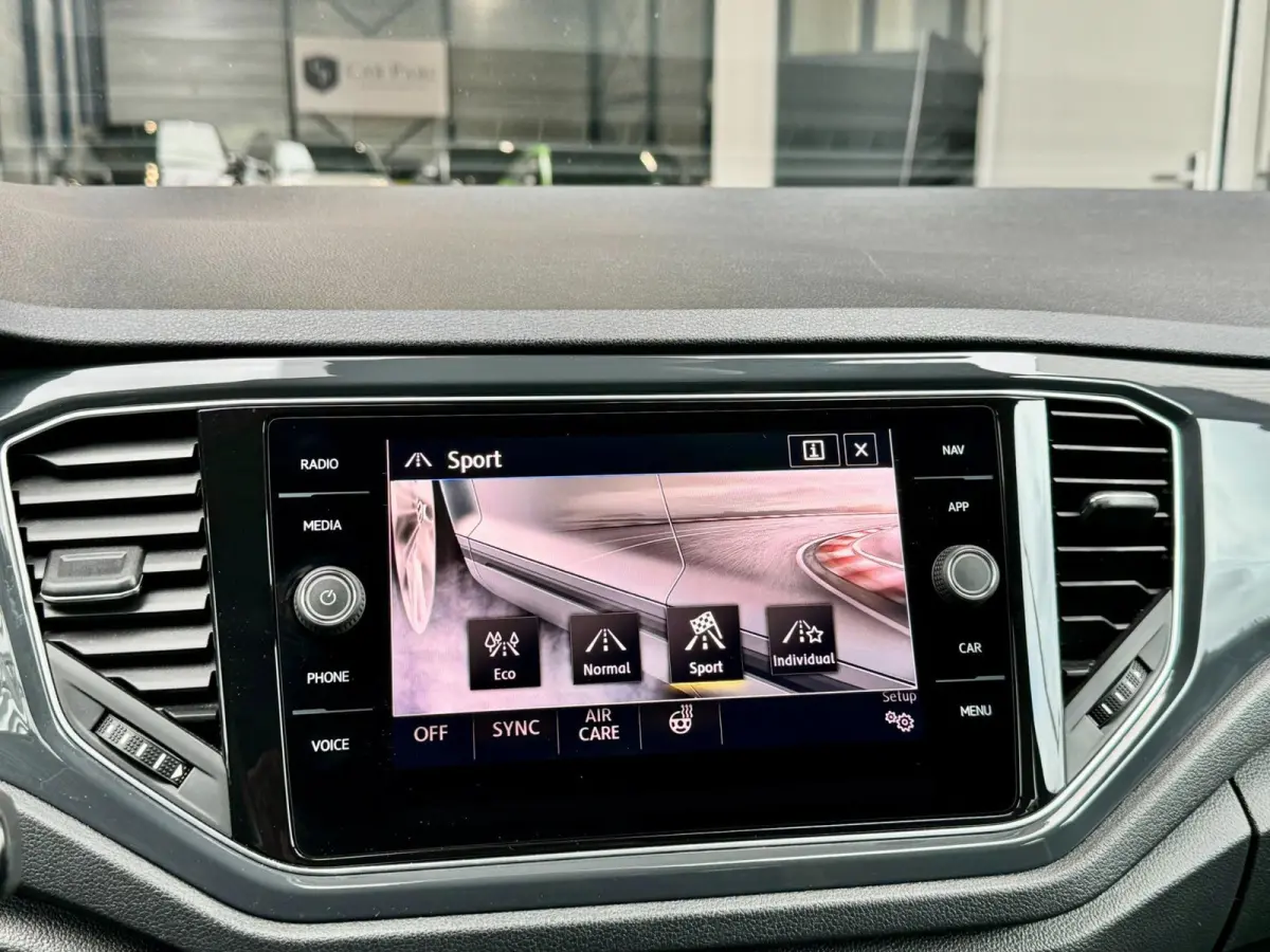 2.0 TSI 4Motion 190+PK R-LINE LED/VIRTUAL/SFEER/PANO/LEER+S.VERWARMING/19" LMV/PDC/ACC/12 MND GARANTIE!