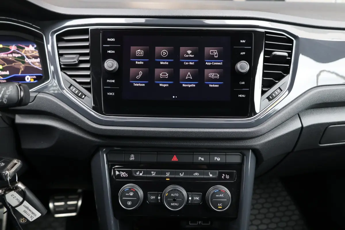 2.0 TSI 4Motion 190+PK R-LINE LED/VIRTUAL/SFEER/PANO/LEER+S.VERWARMING/19" LMV/PDC/ACC/12 MND GARANTIE!