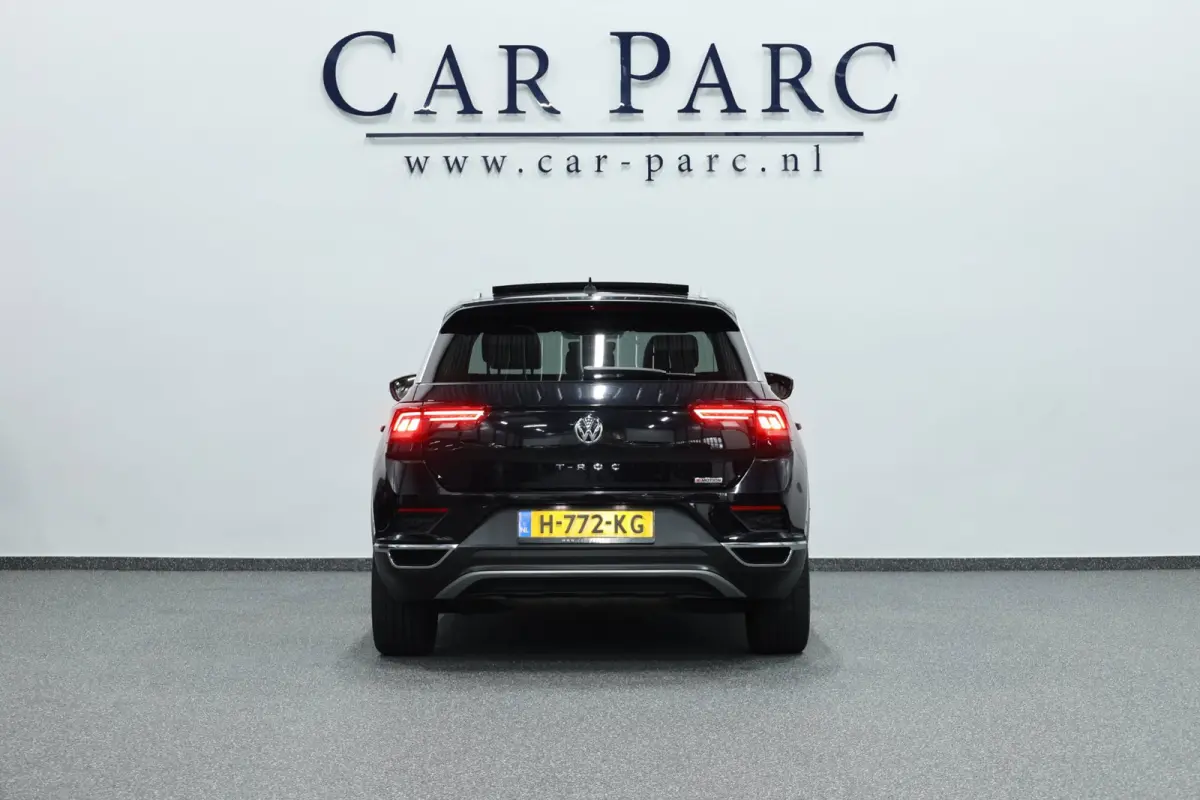 2.0 TSI 4Motion 190+PK R-LINE LED/VIRTUAL/SFEER/PANO/LEER+S.VERWARMING/19" LMV/PDC/ACC/12 MND GARANTIE!