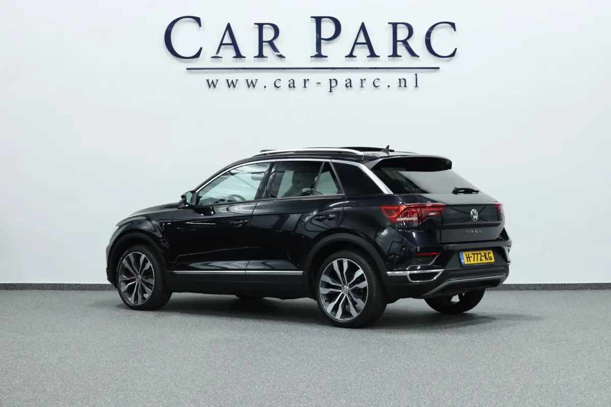 2.0 TSI 4Motion 190+PK R-LINE LED/VIRTUAL/SFEER/PANO/LEER+S.VERWARMING/19" LMV/PDC/ACC/12 MND GARANTIE!