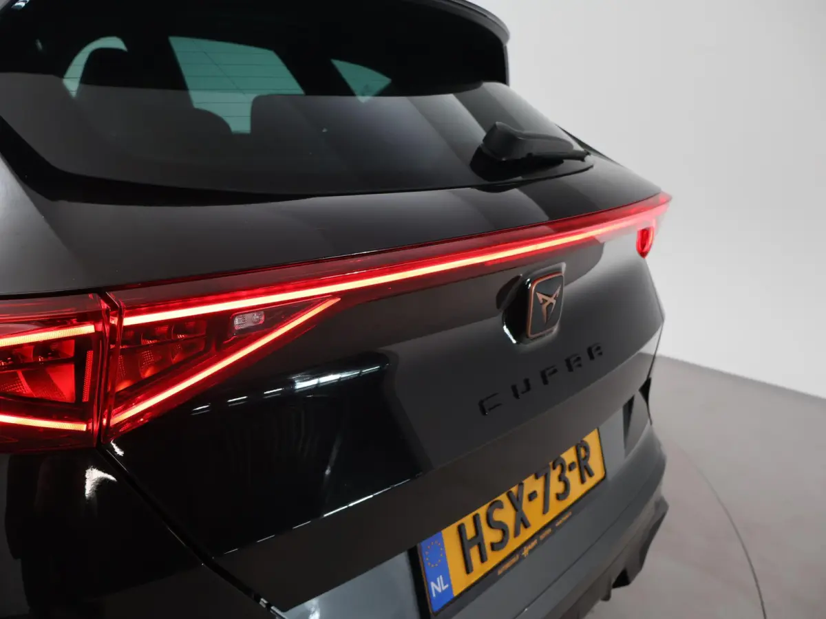1.4 e-HYBRID 245 PK VZ PERFORMANCE + PANORAMA | 19 INCH | ADAPTIVE CRUISE | STUURVERW. | SFEERVERLICHTING