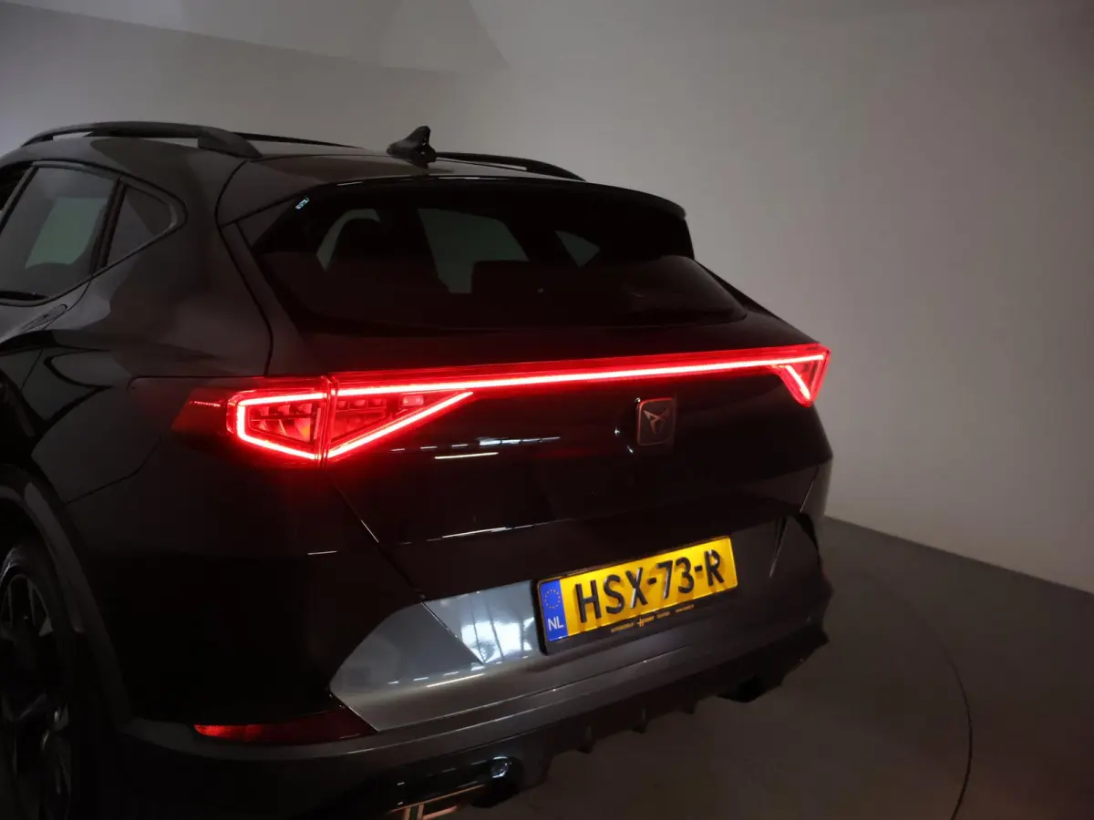 1.4 e-HYBRID 245 PK VZ PERFORMANCE + PANORAMA | 19 INCH | ADAPTIVE CRUISE | STUURVERW. | SFEERVERLICHTING