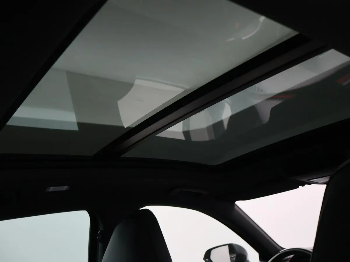 1.4 e-HYBRID 245 PK VZ PERFORMANCE + PANORAMA | 19 INCH | ADAPTIVE CRUISE | STUURVERW. | SFEERVERLICHTING