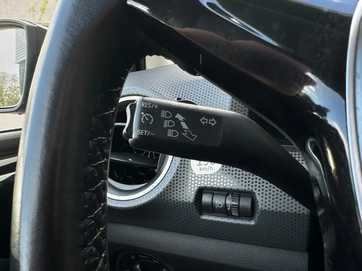 Up! 1.0 TSI BMT cross up! IQ-Drive, Airco, Bluetooth, Cruise, Pano, Stoelverwarming, PDC