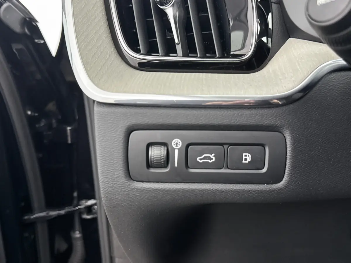 T6 Recharge Inscription | 19" | Parkeercamera | Panoramadak | Adaptieve Cruise | BLIS | Elektr. verst. best. Stoel | Stoel/Stuurverwarming