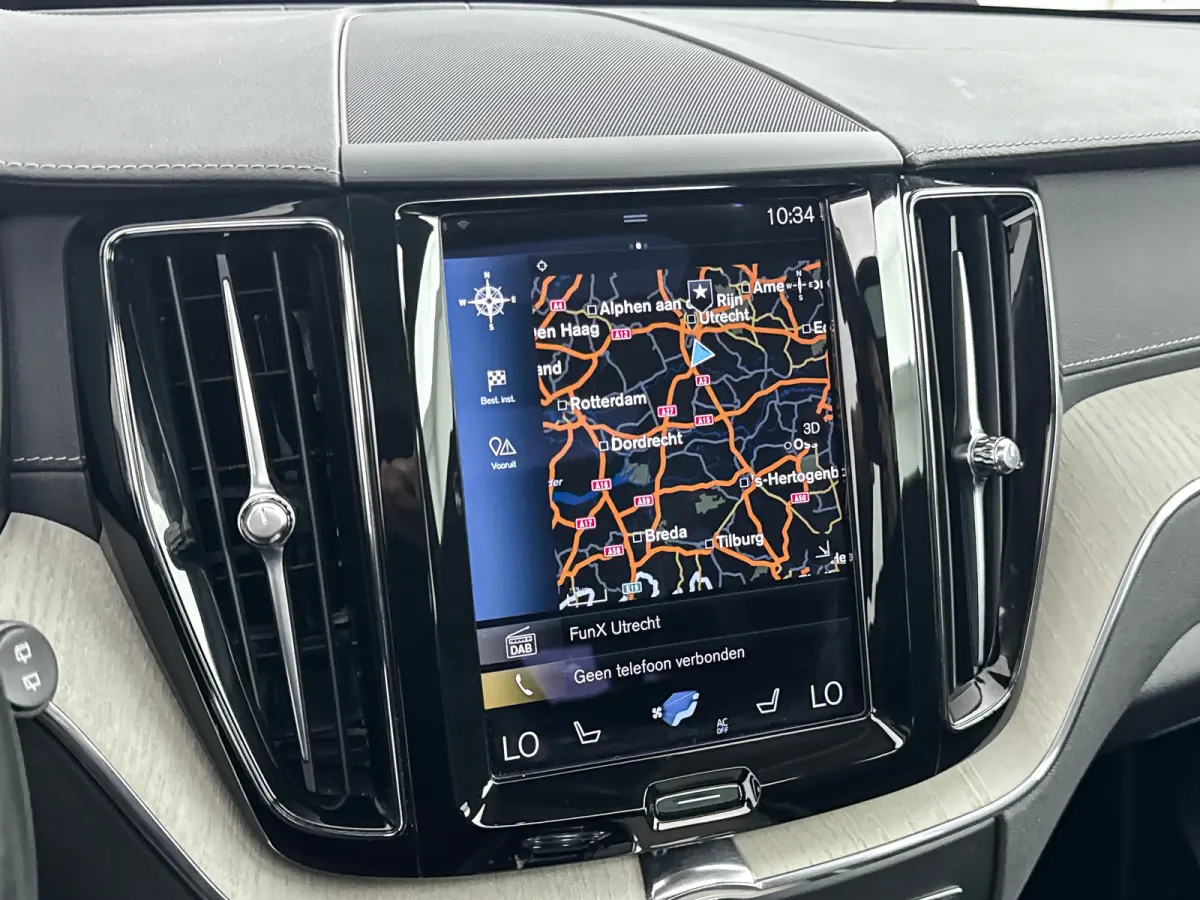 T6 Recharge Inscription | 19" | Parkeercamera | Panoramadak | Adaptieve Cruise | BLIS | Elektr. verst. best. Stoel | Stoel/Stuurverwarming