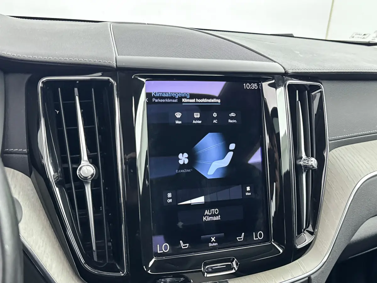 T6 Recharge Inscription | 19" | Parkeercamera | Panoramadak | Adaptieve Cruise | BLIS | Elektr. verst. best. Stoel | Stoel/Stuurverwarming