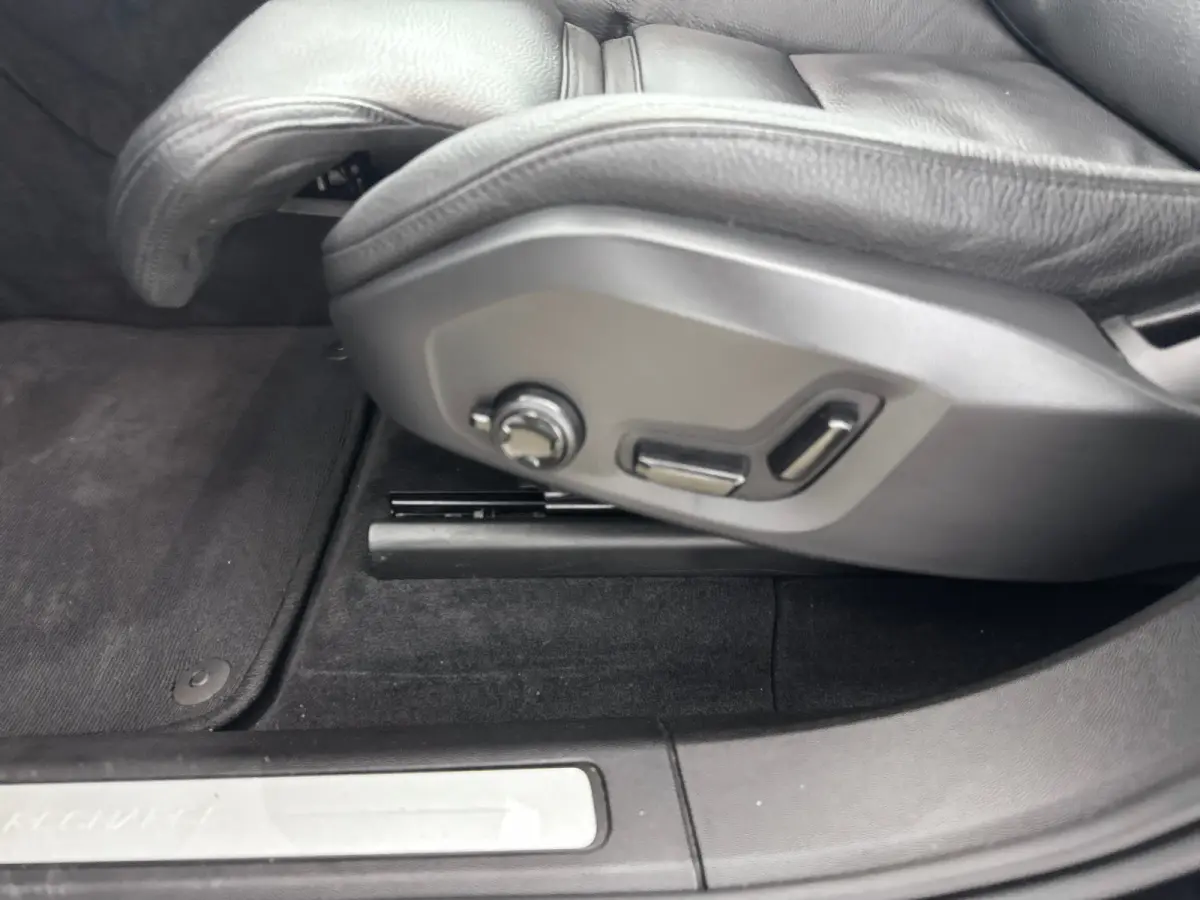 T6 Recharge Inscription | 19" | Parkeercamera | Panoramadak | Adaptieve Cruise | BLIS | Elektr. verst. best. Stoel | Stoel/Stuurverwarming