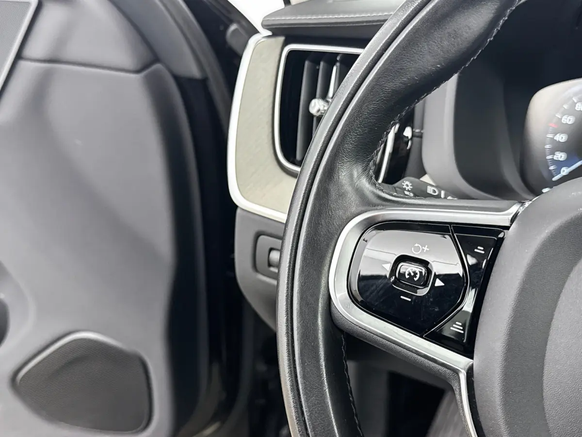 T6 Recharge Inscription | 19" | Parkeercamera | Panoramadak | Adaptieve Cruise | BLIS | Elektr. verst. best. Stoel | Stoel/Stuurverwarming