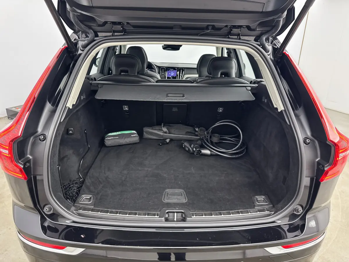T6 Recharge Inscription | 19" | Parkeercamera | Panoramadak | Adaptieve Cruise | BLIS | Elektr. verst. best. Stoel | Stoel/Stuurverwarming