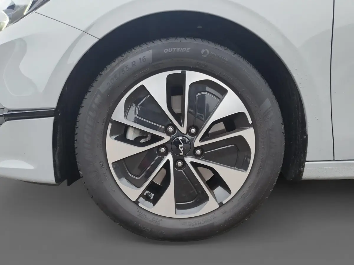 1.0T MHEV Design Edition | Stoel en stuurverwarming | Dodehoek detectie |  Navigate | Camera | Parkeersensoren voor en achter | Elektrische achterklep | JBL sound |