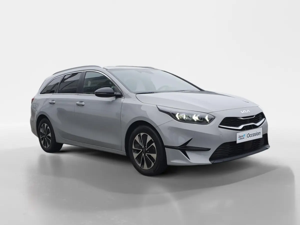 1.0T MHEV Design Edition | Stoel en stuurverwarming | Dodehoek detectie |  Navigate | Camera | Parkeersensoren voor en achter | Elektrische achterklep | JBL sound |