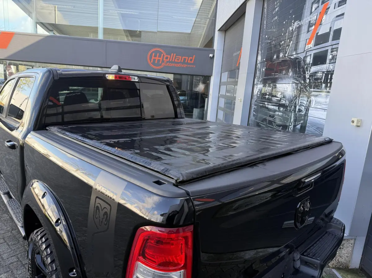 1500 5.7 V8 Crew Cab WIDE BODY BTW VRIJ!
