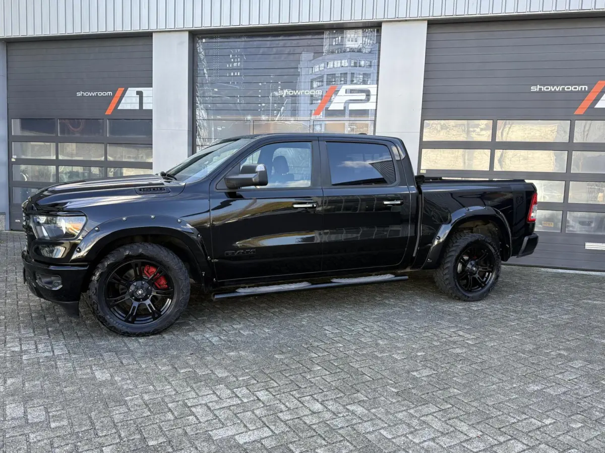 1500 5.7 V8 Crew Cab WIDE BODY BTW VRIJ!