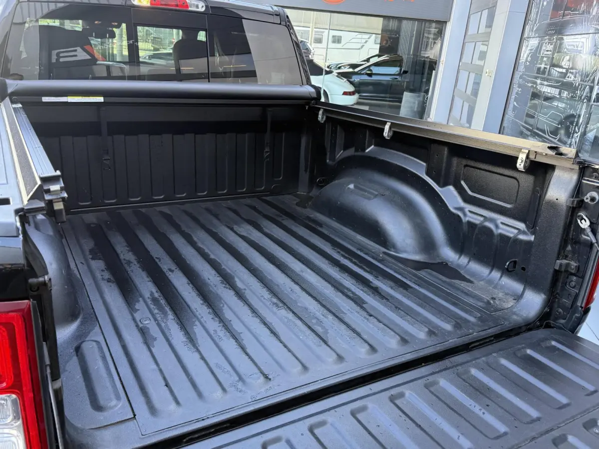 1500 5.7 V8 Crew Cab WIDE BODY BTW VRIJ!