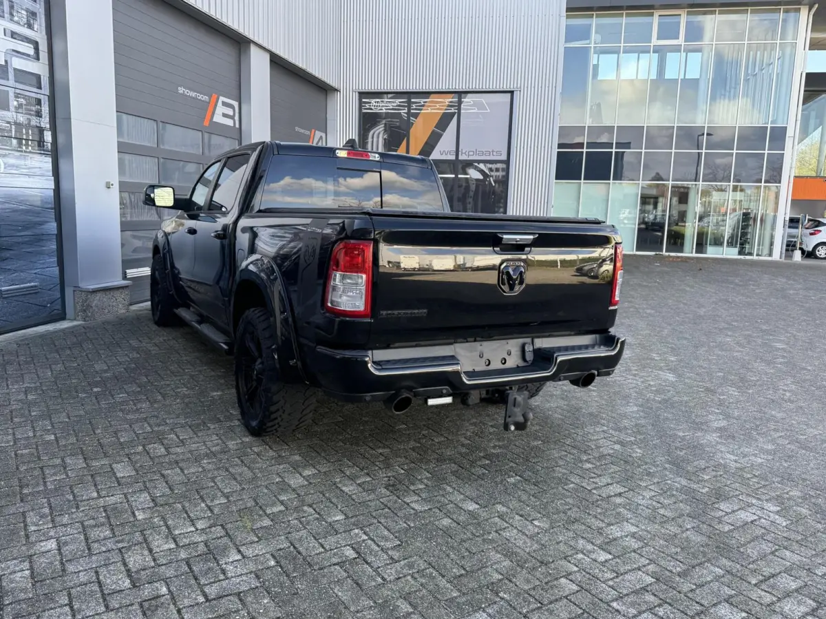 1500 5.7 V8 Crew Cab WIDE BODY BTW VRIJ!