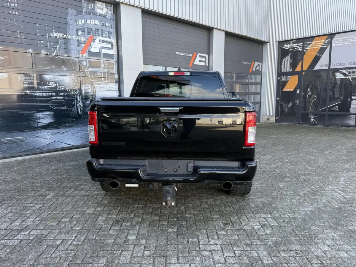1500 5.7 V8 Crew Cab WIDE BODY BTW VRIJ!