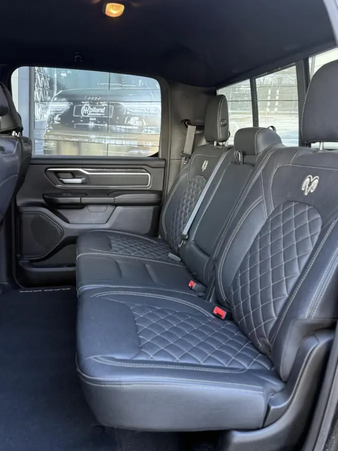 1500 5.7 V8 Crew Cab WIDE BODY BTW VRIJ!