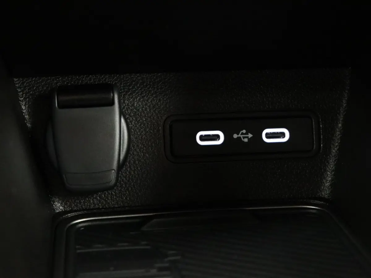 comfort range techno 52 kWh | Vijf jaar garantie | Harman Kardon | Stoel- en stuurwielverwarming | 18" Chrono | Easy park assist |