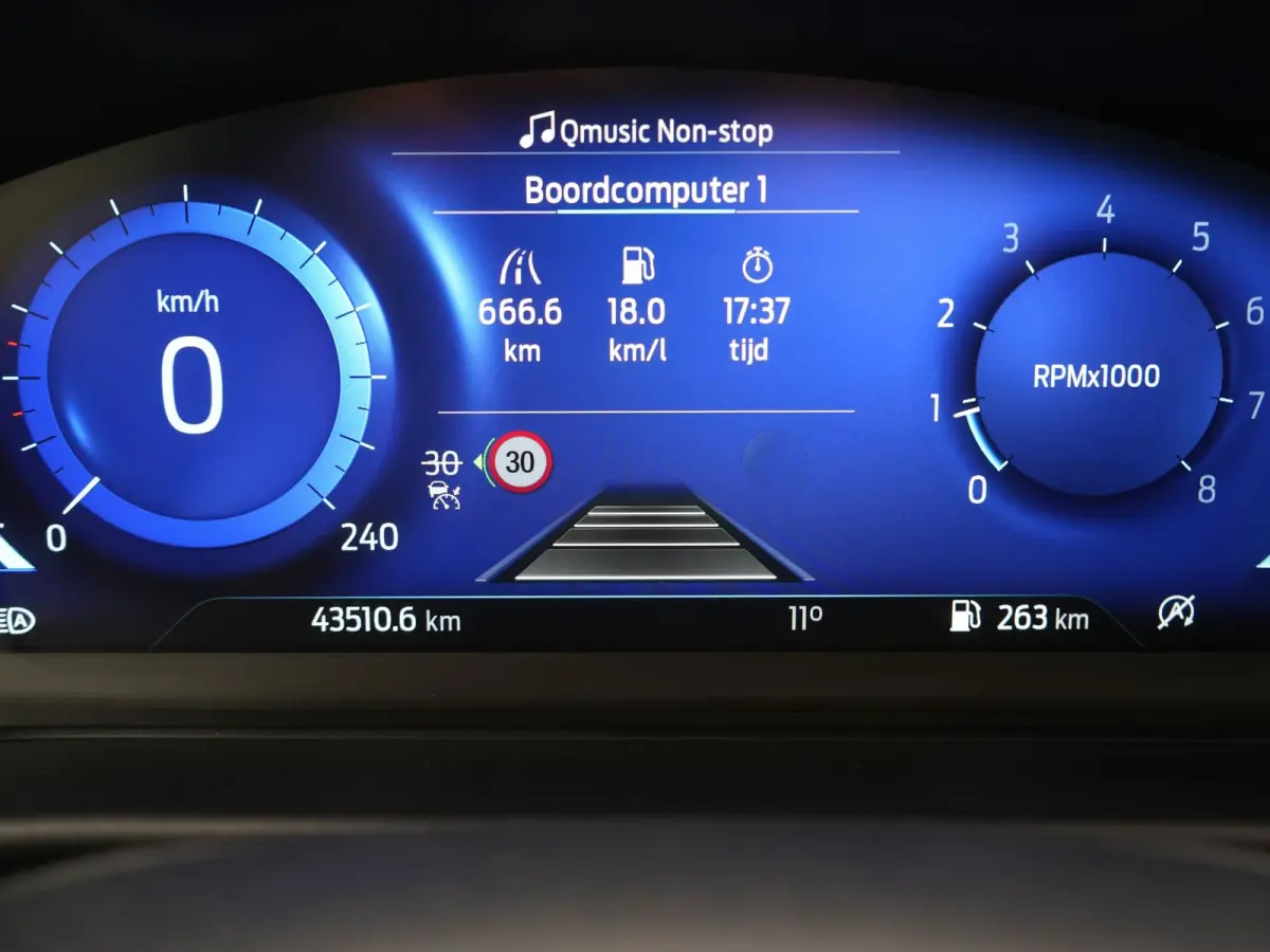 1.0 EcoBoost ST-Line X 155pk Dealer O.H | Panodak | Adaptive Cruise | Bang & Olufsen | Camera | Sportstoelen & Stuur Verwarmd | Apple Carplay | Keyless | Virtual | Navigatie | DAB | 17"L.M |